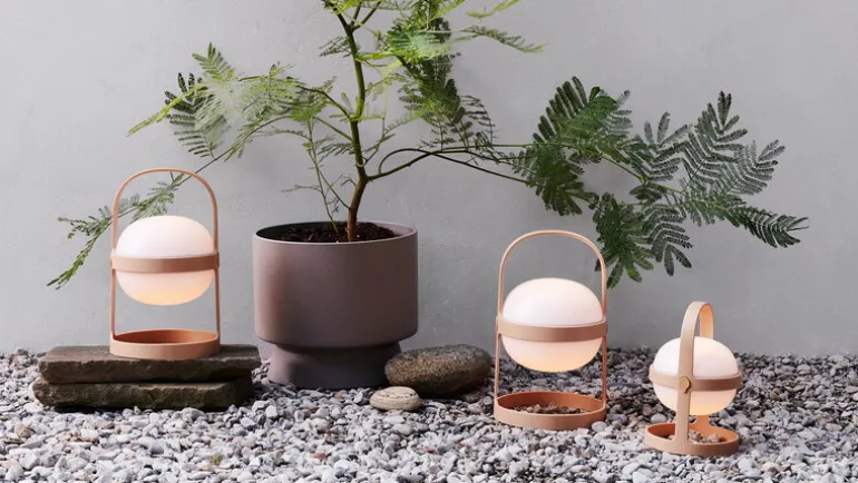 Rosendahl Soft Spot Solar Circular portable table lamp 18,5 cm, wheat