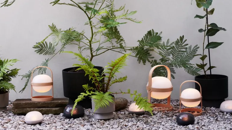 Rosendahl Soft Spot Solar Circular portable table lamp 18,5 cm, wheat