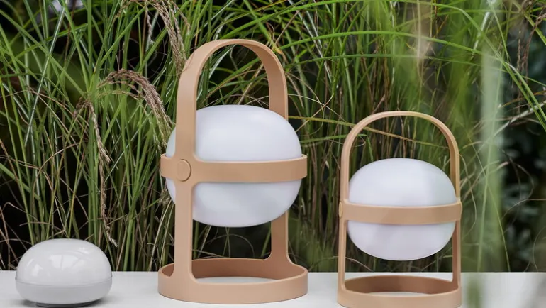 Rosendahl Soft Spot Solar Circular portable table lamp 18,5 cm, wheat