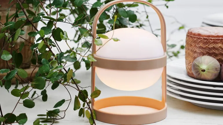 Rosendahl Soft Spot Solar Circular portable table lamp 18,5 cm, wheat