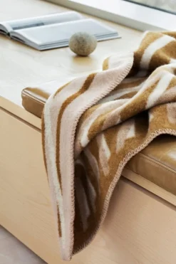 Røros Tweed Bislett throw 200 x 135 cm, cappuccino