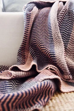 Røros Tweed Fri throw, 200 x 150 cm, By the Fire