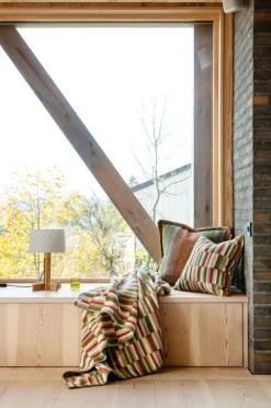 Røros Tweed Ida throw, 135 x 200 cm, olive burgundy