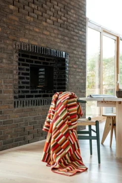 Røros Tweed Ida throw, 135 x 200 cm, red shades