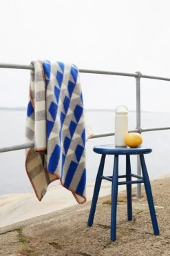 Røros Tweed Kvam throw, 100 x 135 cm, blue