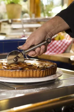 Rösle Pizza slicer, 7 x 19 cm, steel