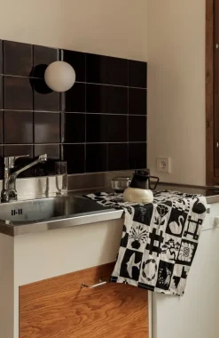 Saana ja Olli Kaukana kotoa tea towel/place mat, beige - black