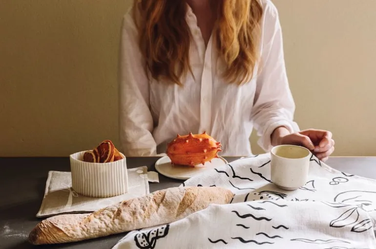 Saana ja Olli Onnenmaa tea towel/placemat, white