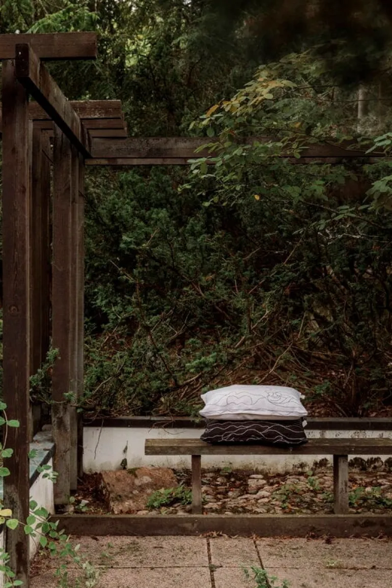 Saana ja Olli Rakkauden meri cushion cover, 40 x 60 cm, white - black