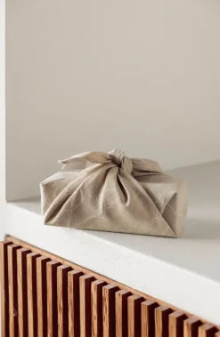 Saana ja Olli Rakkauden meri tea towel/place mat, beige - white