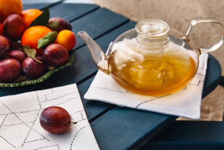 Saana ja Olli Unien talo tea towel/placemat, white