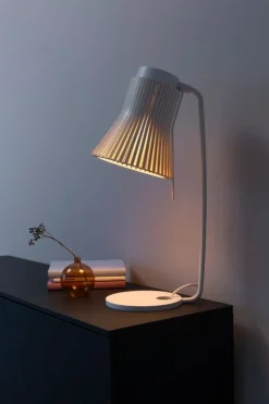 Secto Design Petite 4620 table lamp, white