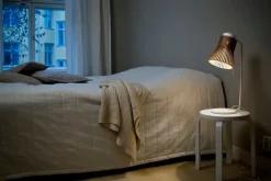 Secto Design Petite 4620 table lamp, walnut