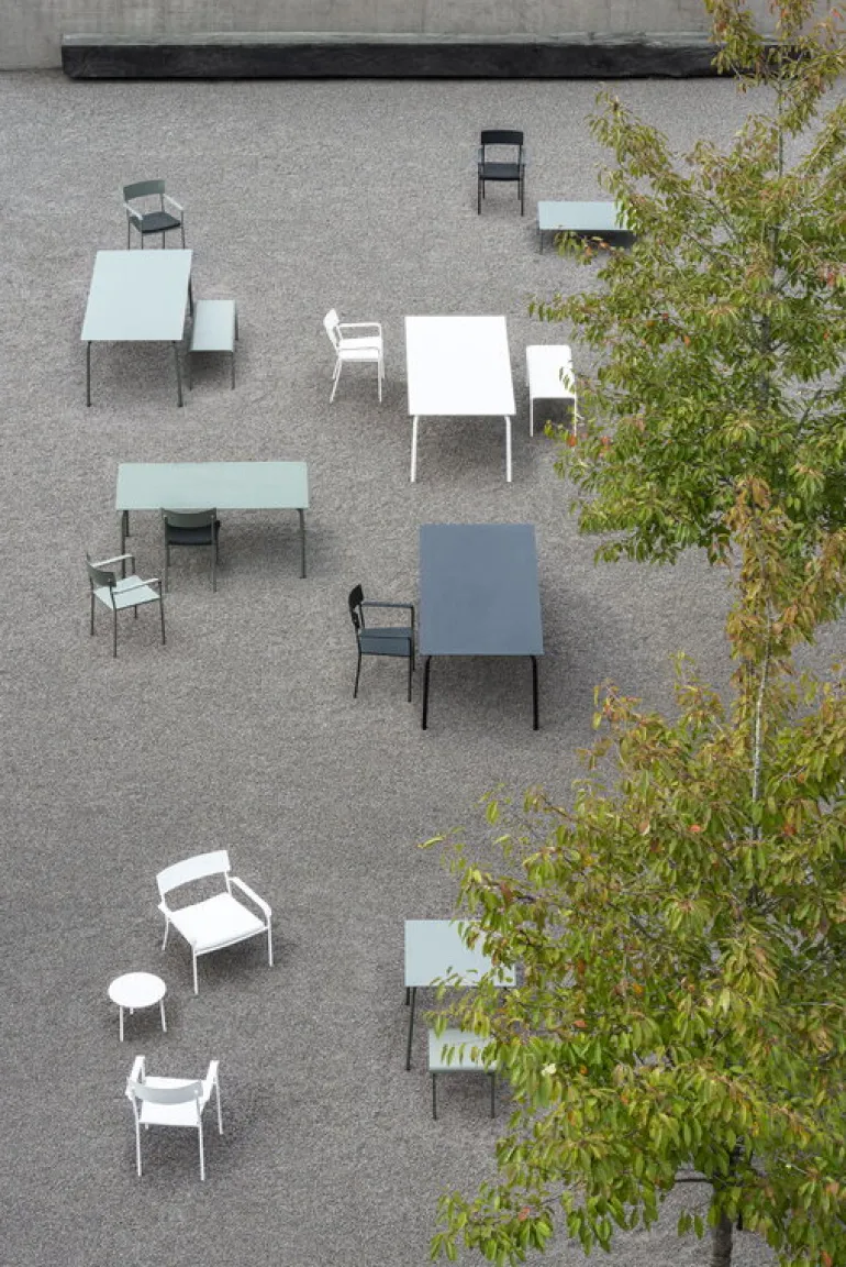 Serax August chair with armrests, narrow, black