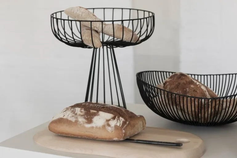 Serax Catu basket with stand, black