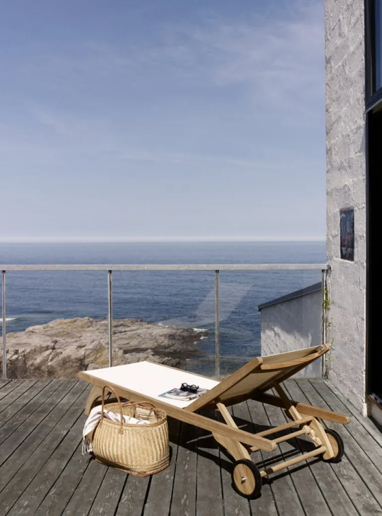 Skagerak Columbus sun bed, teak - black