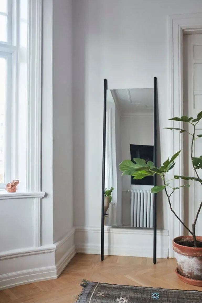 Skagerak Georg mirror, black