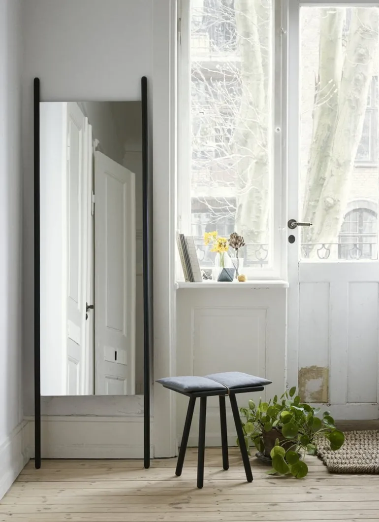 Skagerak Georg mirror, black