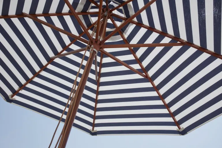 Skagerak Messina parasol ø 270 cm, striped, blue - white