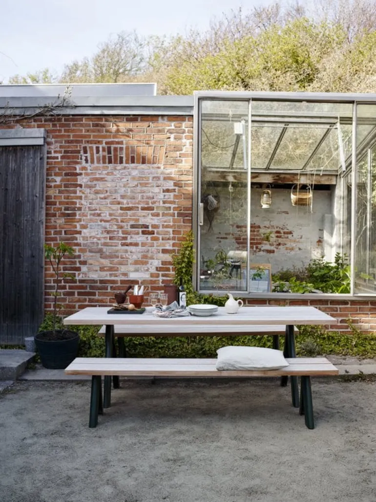 Skagerak Overlap bench, green base