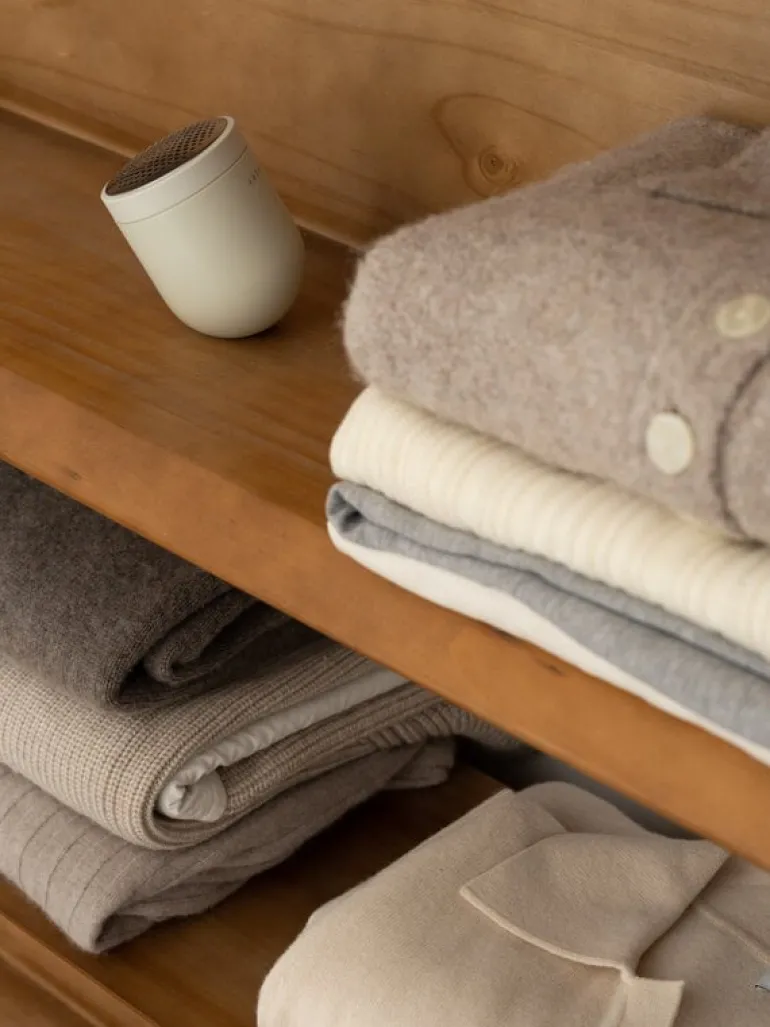 Steamery Pilo No. 2 fabric shaver, sand