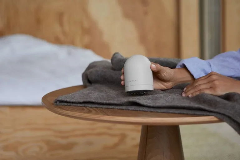 Steamery Pilo No. 2 fabric shaver, sand