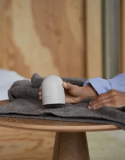 Steamery Pilo No. 2 fabric shaver, sand