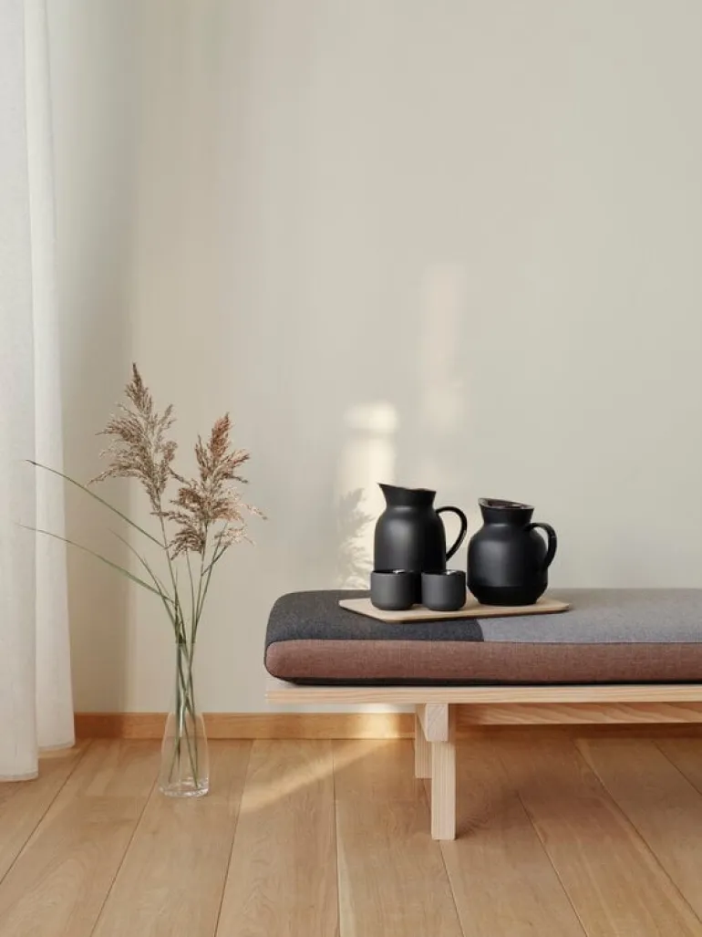 Stelton Amphora vacuum jug for coffee, 1 L, soft black