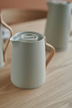 Stelton Emma vacuum jug for tea, soft sand