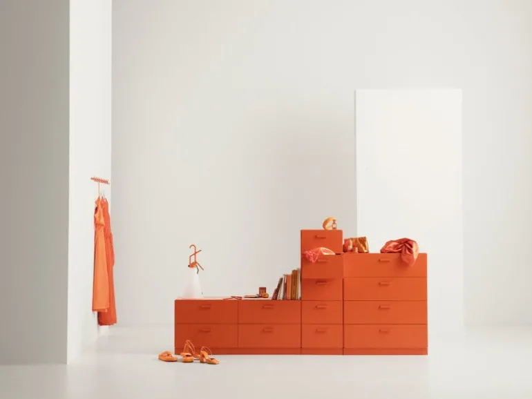 String Furniture Relief chest of drawers with legs, low, orange