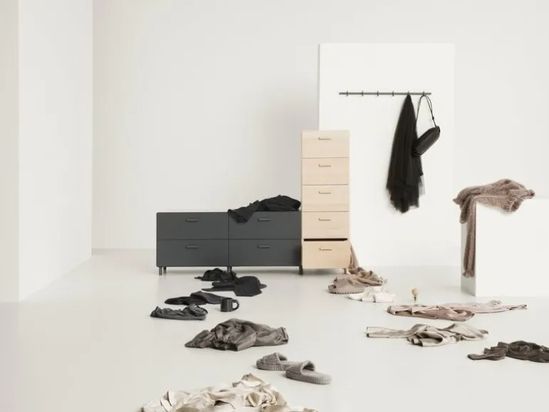 String Furniture Relief chest of drawers with legs, low, grey