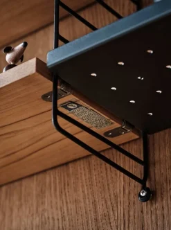 String Furniture String metal shelf, 78 x 30 cm, low, black