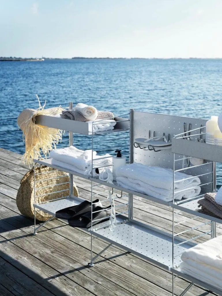 String Furniture String Outdoor shelf 58 x 30 cm, low, galvanized