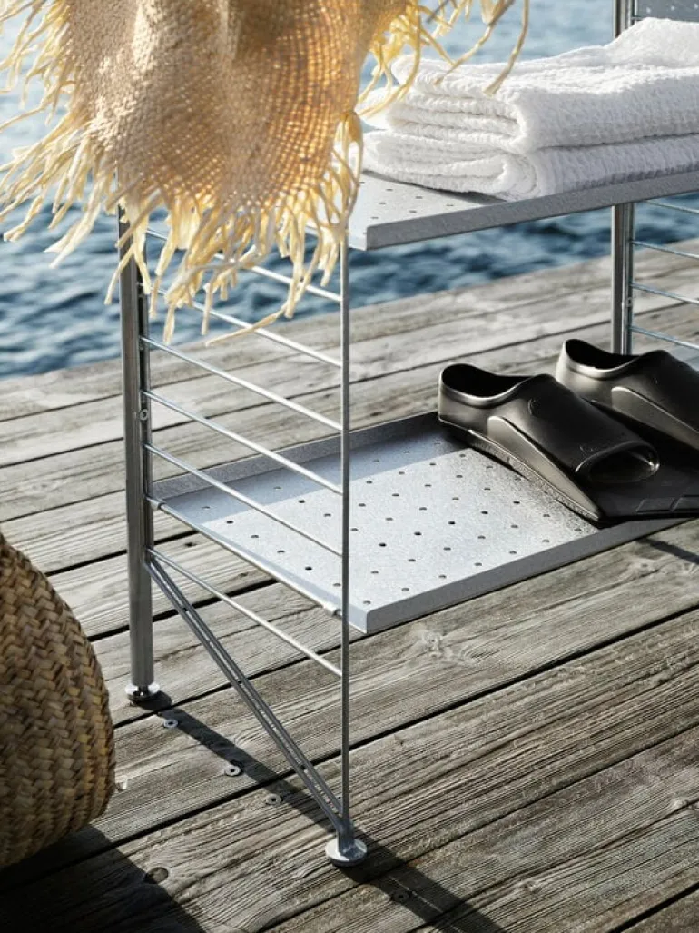 String Furniture String Outdoor shelf 58 x 30 cm, low, galvanized