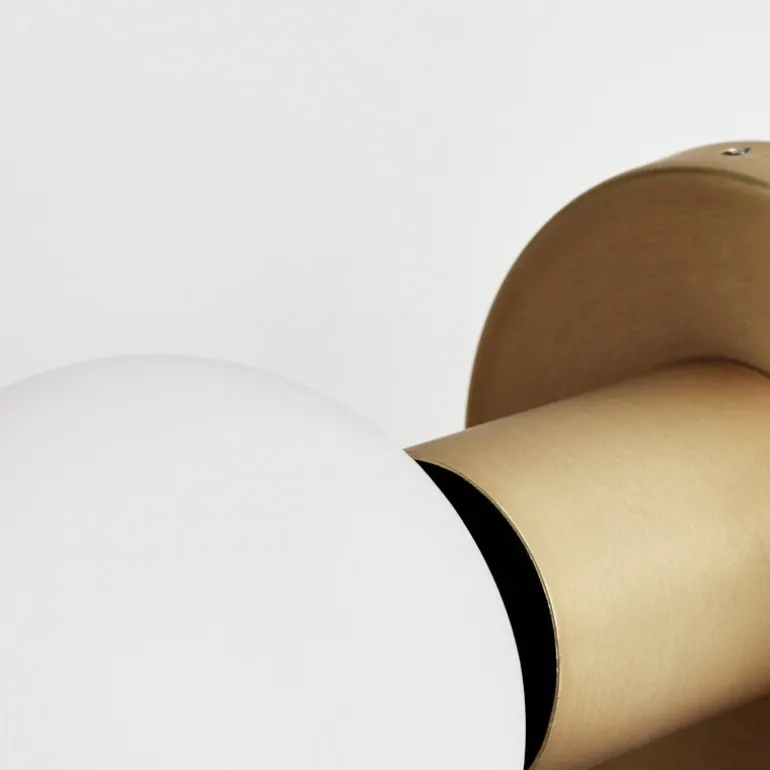 Tala Lochan wall lamp, brass