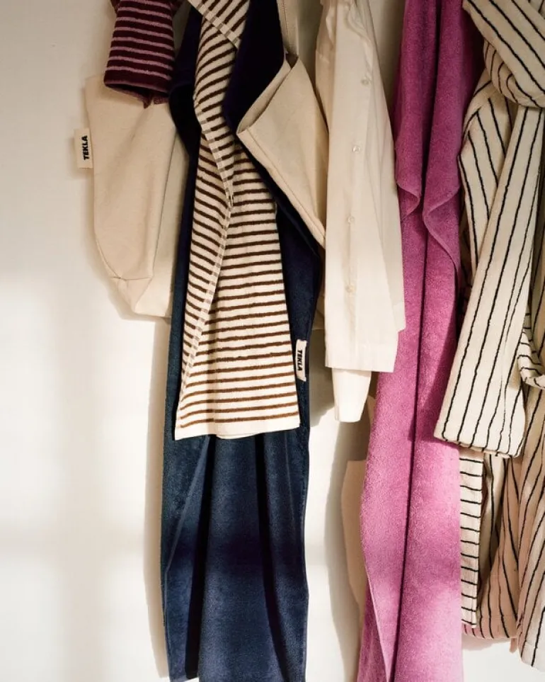 Tekla Bath sheet, shaded pink