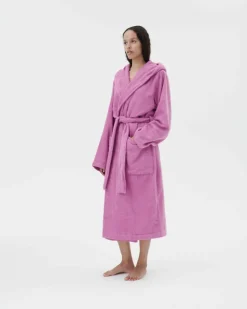 Tekla Hooded bathrobe, magenta