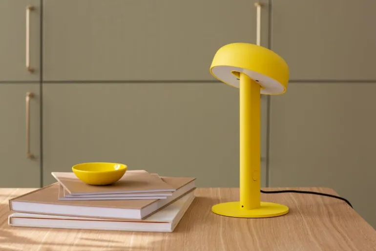 TIPTOE Nod table lamp, naples yellow
