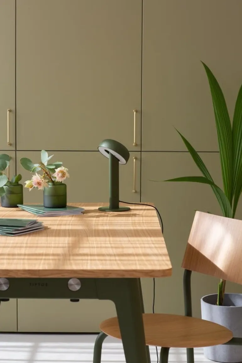 TIPTOE Nod table lamp, rosemary green