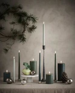 Uyuni Lighting LED pillar candle, 7,8 x 20 cm, rustic texture, pine green