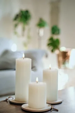Uyuni Lighting LED pillar candle, 7,8 x 10 cm, nordic white