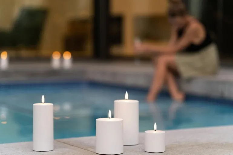 Uyuni Lighting Outdoor LED pillar candle, 10,1 x 12,8 cm, white