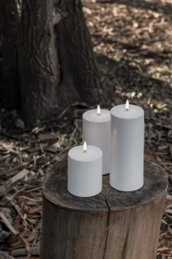Uyuni Lighting Outdoor LED pillar candle, 8,4 x 20 cm, white