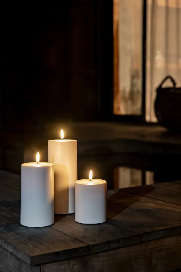 Uyuni Lighting Outdoor LED pillar candle, 8,4 x 20 cm, white