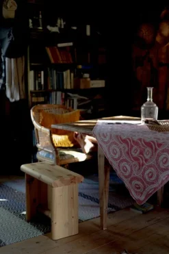 Vaarnii 002 Ast stool, pine