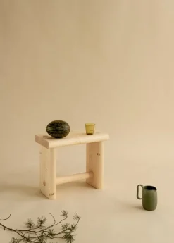 Vaarnii 002 Ast stool, pine