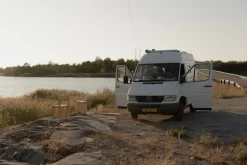 Vaarnii 002 Ast stool, pine