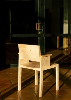 Vaarnii 016 Maasto dining armchair, pine