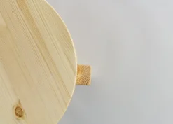 Vaarnii 001 stool, pine