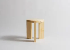 Vaarnii 001 stool, pine